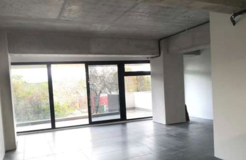 OFICINA CON BALCÓN EN EDIFICIO ASCEND, ZONA 9