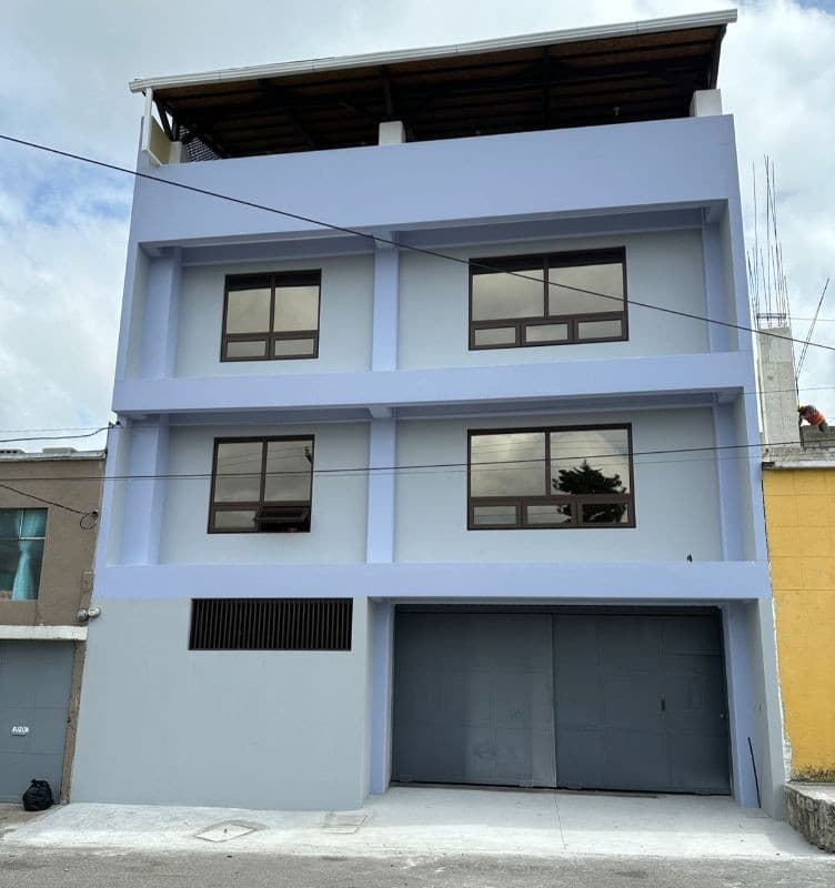 Edificio Oficinas en zona 10 Cerca de los Próceres