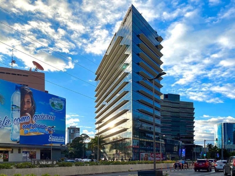 Oficina de 115m2 en Design Center, Zona 10 