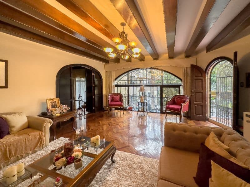 Venta Casa en La Cañada Zona 14