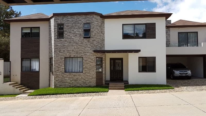 Hermosa Casa en San Antonio Km. 16.5 CES en Venta