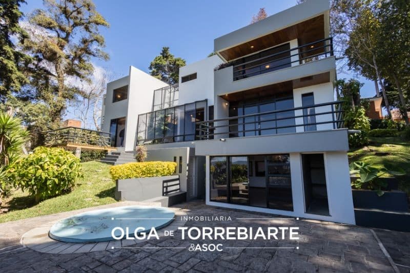 Casa en Lomas del Bosque