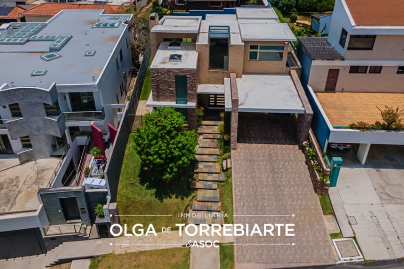 Casa en renta Altos de San Gaspar, zona 16