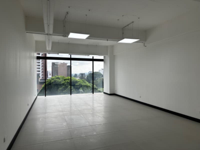 Edificio 01010, Z. 10, oficina en alquiler