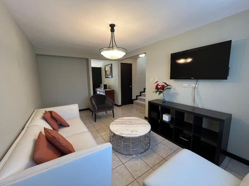 Bonita casa en venta carretera a san José Pinula