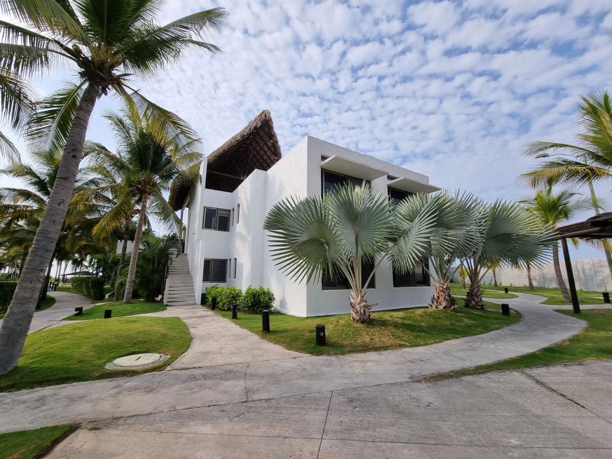 Exclusiva Villa en venta BLANC Monterrico (D)