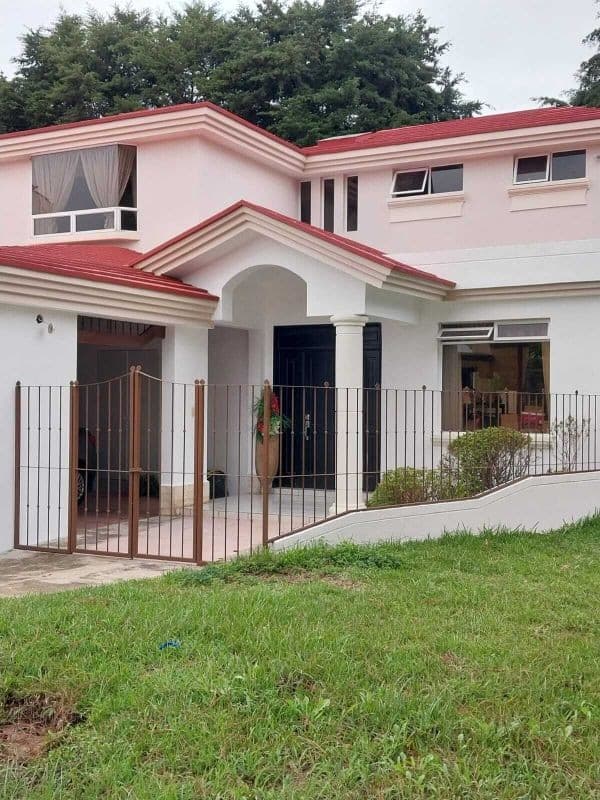 Casa en VENTA en condominio La Foresta Carretera a El Salvador