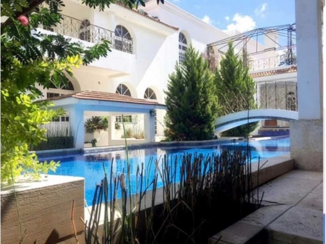 Casa con piscina en venta FORESTA CAYALA Zona 16 (D)