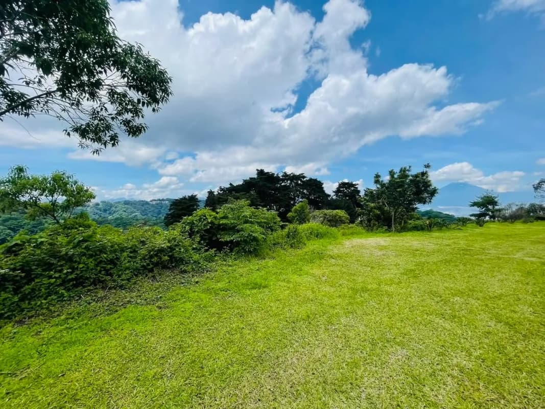 VENTA DE AMPLIO TERRENO - LAS MANZANILLAS, KM 19.9 CES