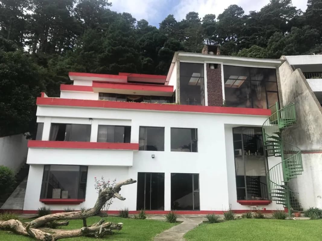 Casa en venta en MONTEBELLO km 10.5