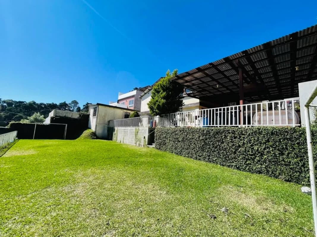 VENTA DE AMPLIA CASA - LOMAS DE SAN RAFAEL, KM 16 CES