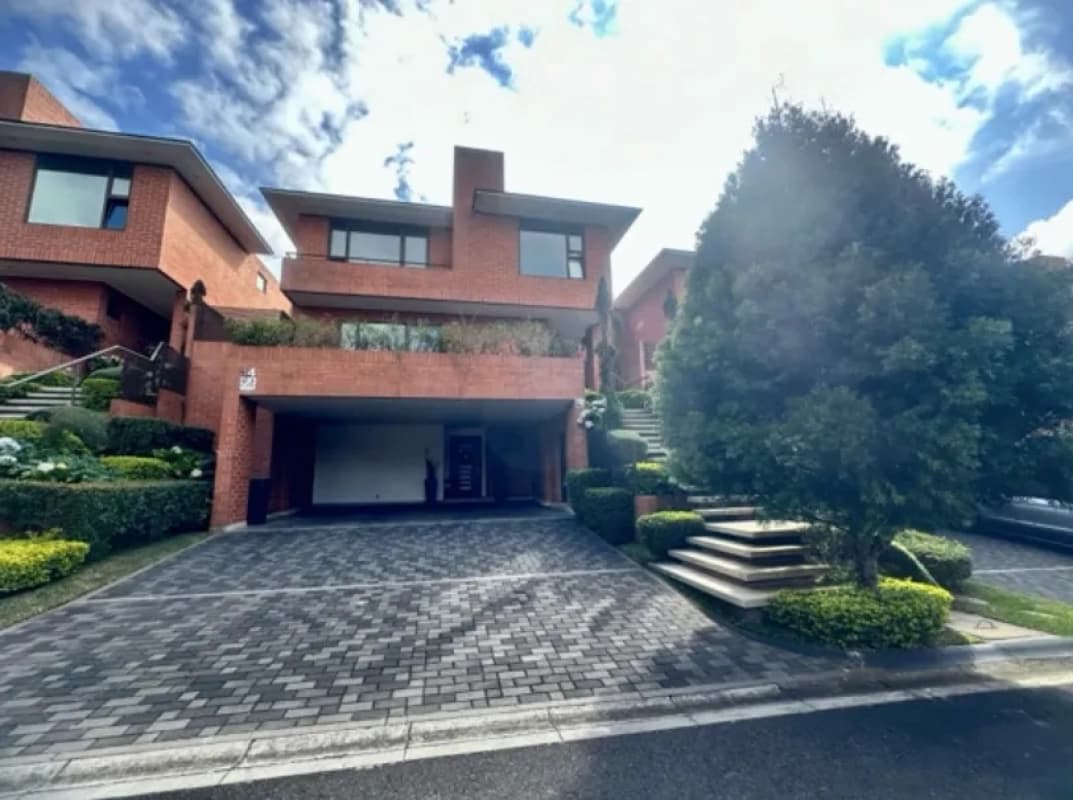 VENTA DE HERMOSA CASA - RES. CONCEPCIÓN, KM 15 CES