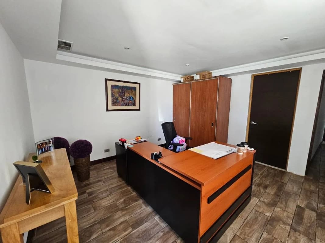 Rento terreno con oficinas en excelente ubicación de zona 5 Ciudad
