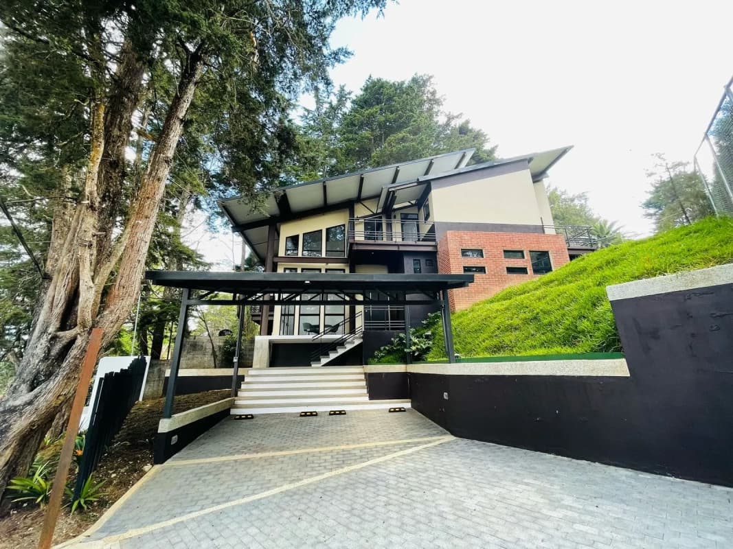 VENTA DE MODERNA CASA - SAN ANTONIO, KM 16 CARR. SALVADOR