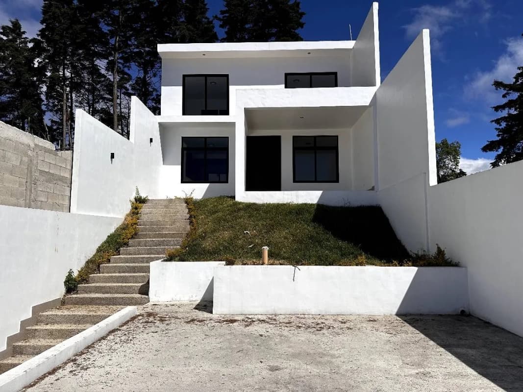 CASA NUEVA DENTRO DE COND. ARRAZOLA