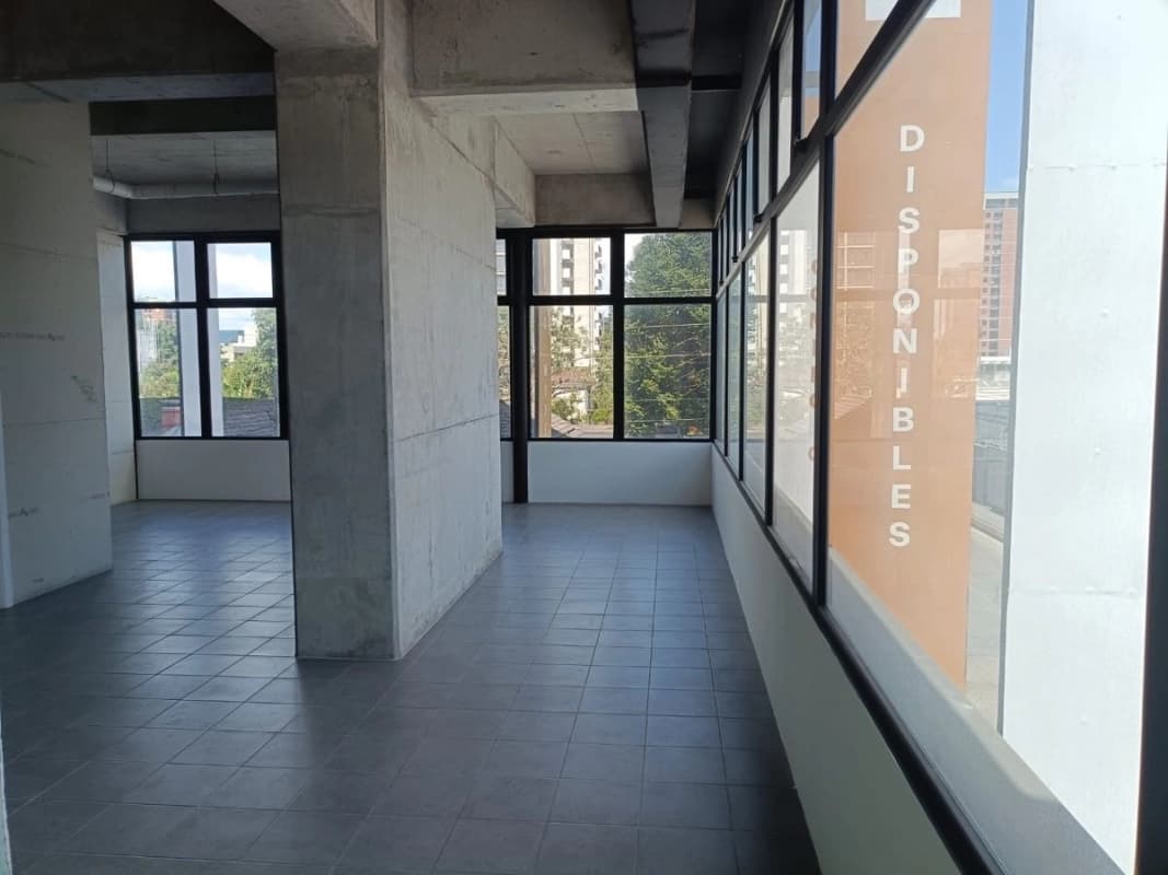 Renta de Local Comercial zona 10