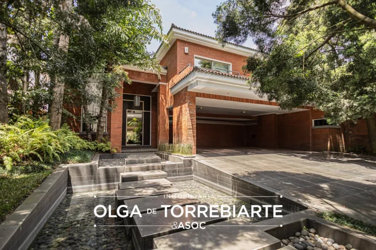 Casa en Encinos de Cayalá, Zona 16