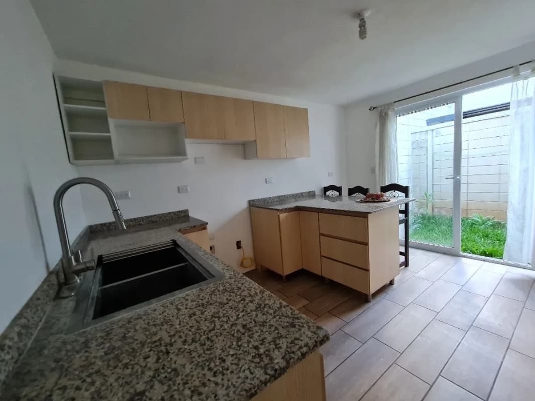 CASA EN RENTA O VENTA CARRETERA EL SALVADOR, KM 16.5 OLMECA