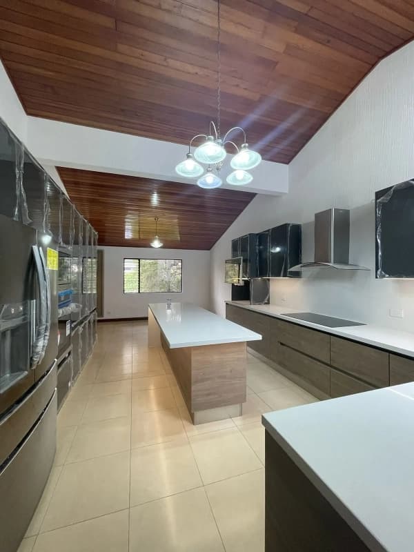 Casa en venta en LA CAÑADA zona 14