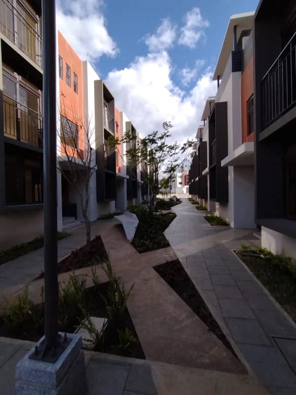 CONDADO NARANJO:   4 habitaciones, 3.5 baños, 2 parqueos Q9,500