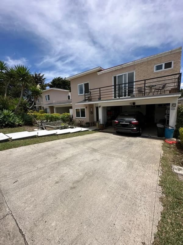 CASA EN VENTA EN FONTANA 3
