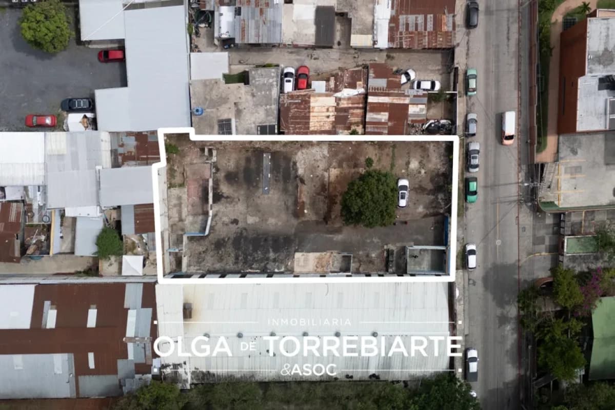Terreno en Zona 14.