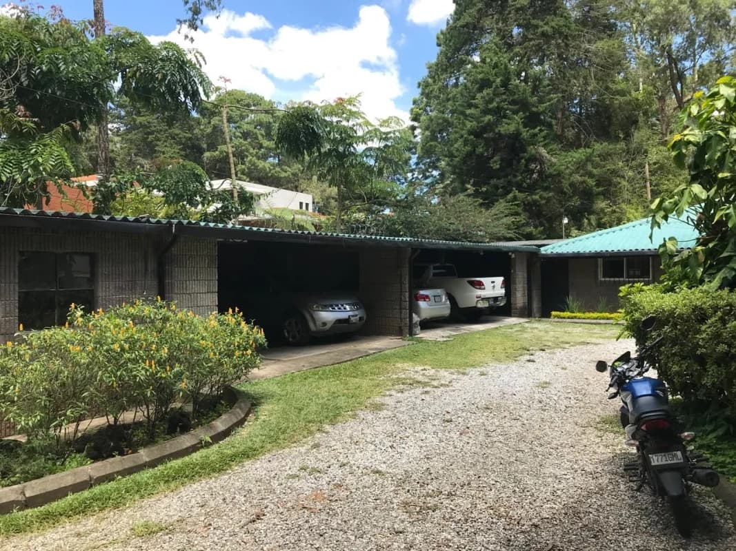 CASA EN VENTA, ZONA 16 CERCA EMBAJADA AMERICANA
