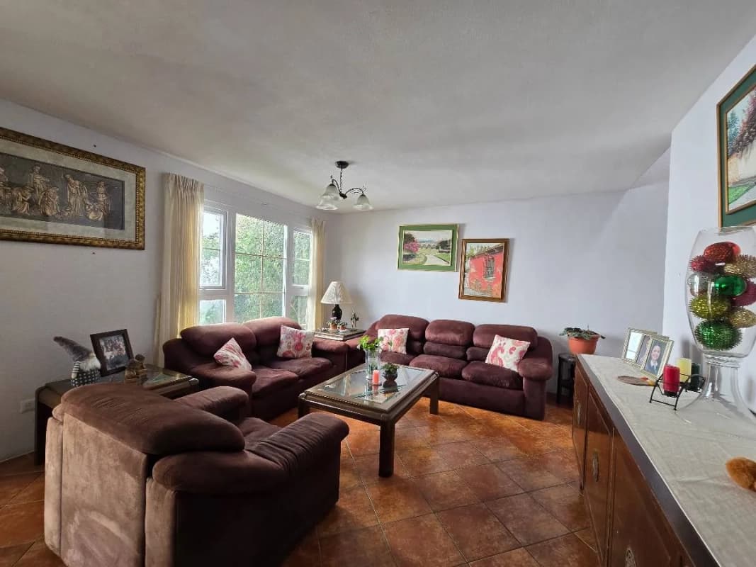 VENDO CASA EN JARDINES DE ARRAZOLA FRAIJANES