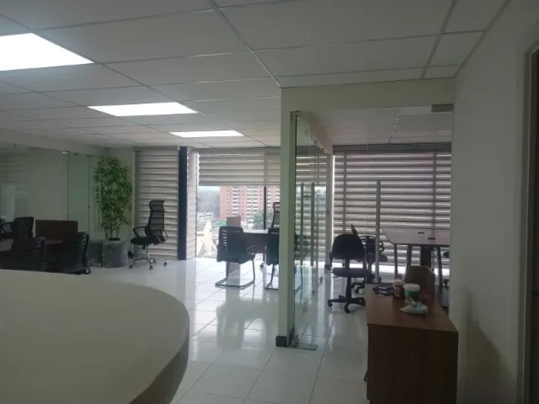 Oficina en 01010, Zona 10