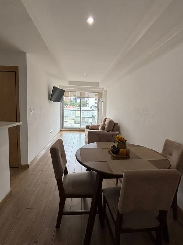 Lindo apartamento en renta en City Haus Zona 10