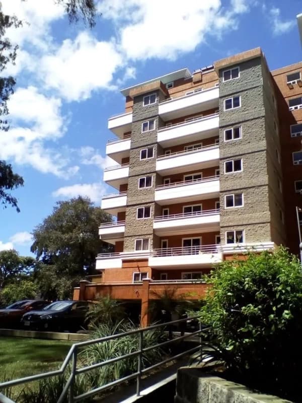 APARTAMENTO EN VENTA ZONA 7 JARDINES DE LA FLORESTA I