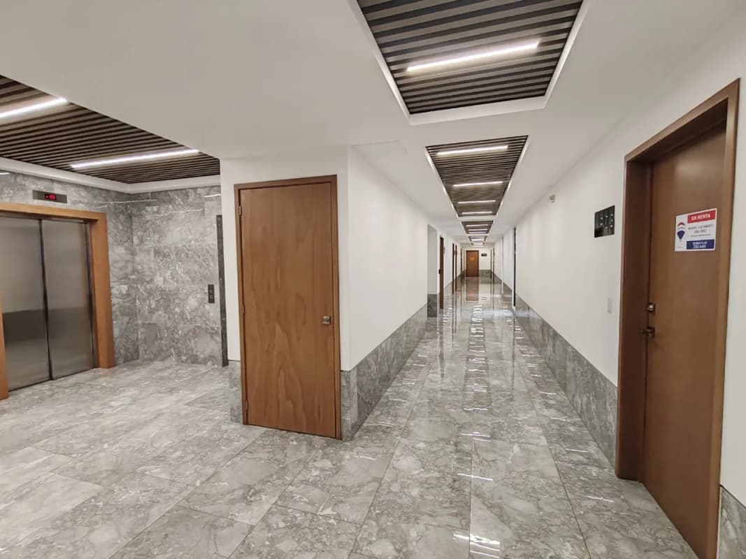 Oficinas en renta Edificio Prospere zona 14 en la zona médica (se renta para clínica u oficina)