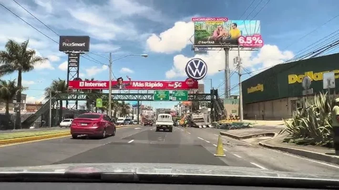 Edificio en Renta - Zona 10 - Sobre Boulevard los Próceres