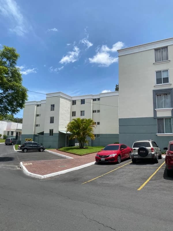 APARTAMENTO EN VENTA EN CAÑADAS DE MARISCAL ZONA 11