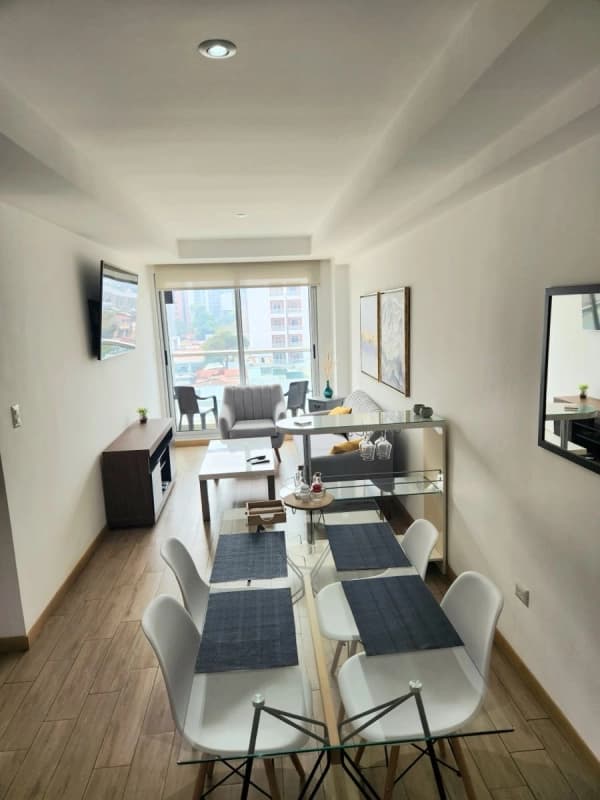 RENTA O VENTA  APARTAMENTO Z.10 COMPLETAMENTE AMUEBLADO