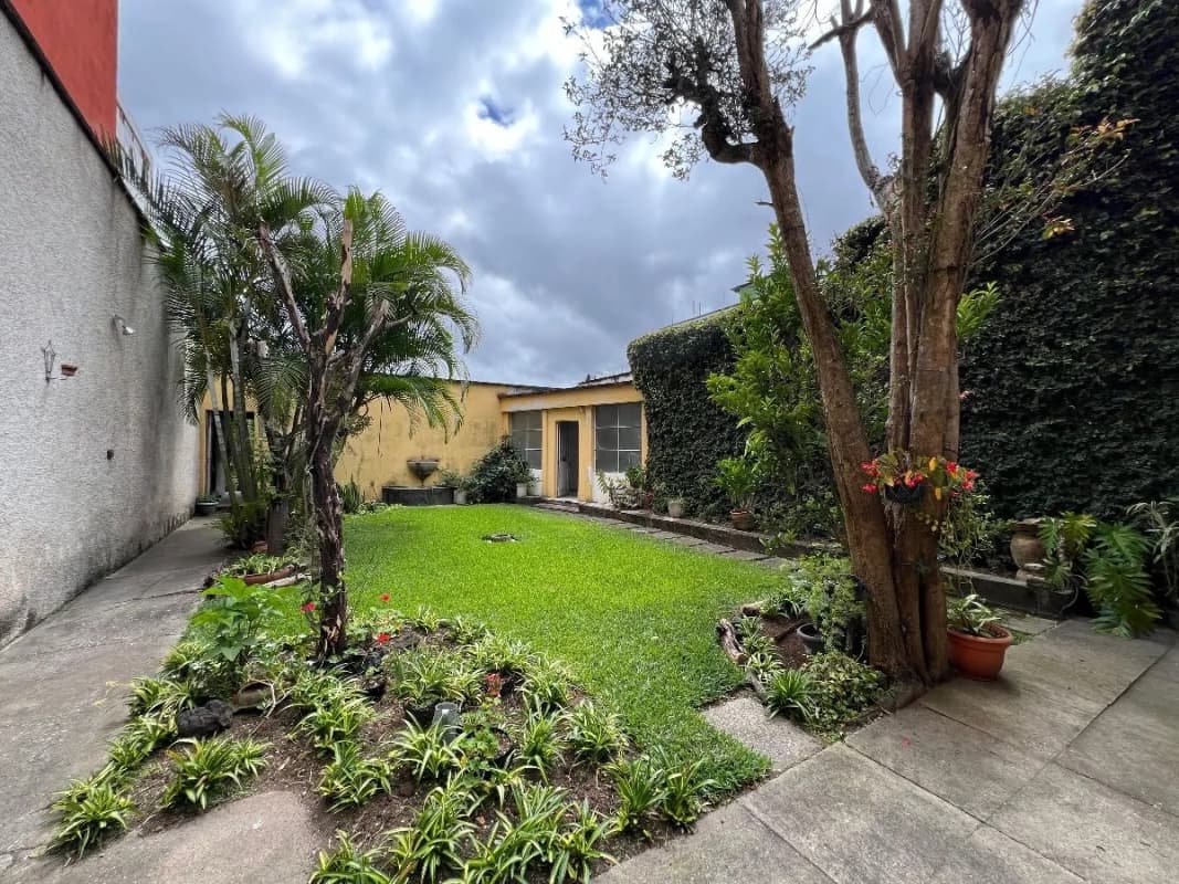 CASA EN VENTA ZONA 1 SOBRE 7MA AVENIDA