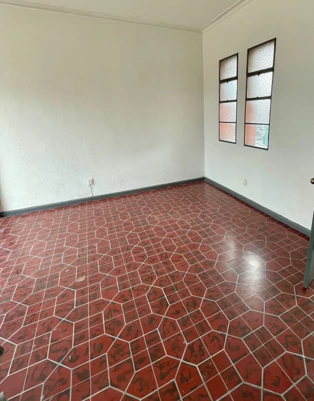 Oficinas con terraza amplia, cerca de Plazuela España