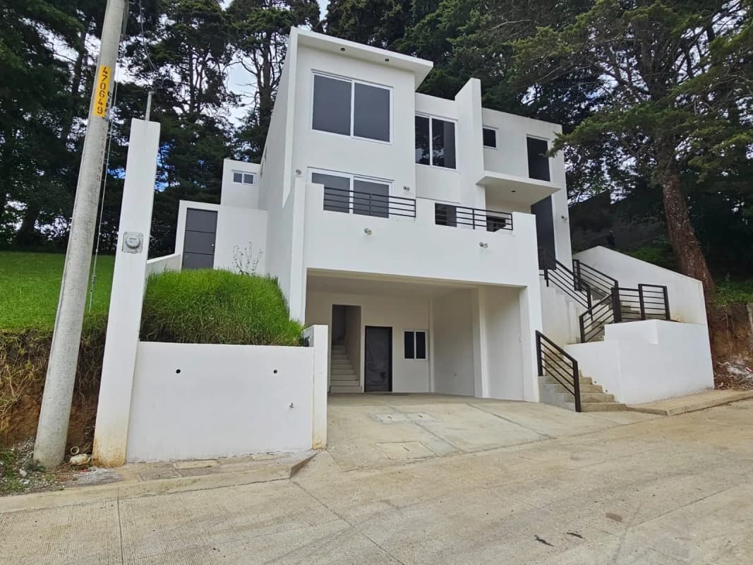 Casa en venta en los Diamantes carretera a el salvador