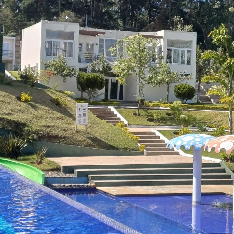 Linda casa en venta en Condominio La Reserva  Km 26.5 carretera a el Salvador Villa Canales 📍