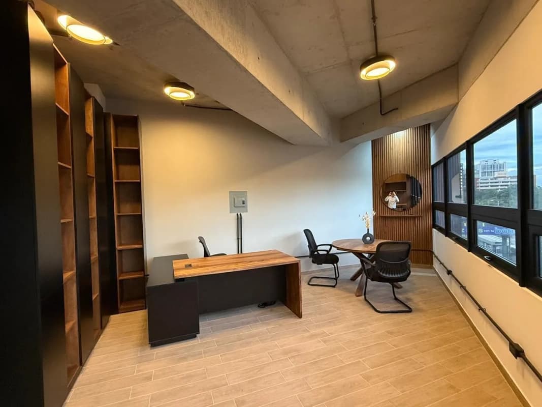 Oficina amueblada en renta EDIFICIO SEPTIMO Zona 4 (D)