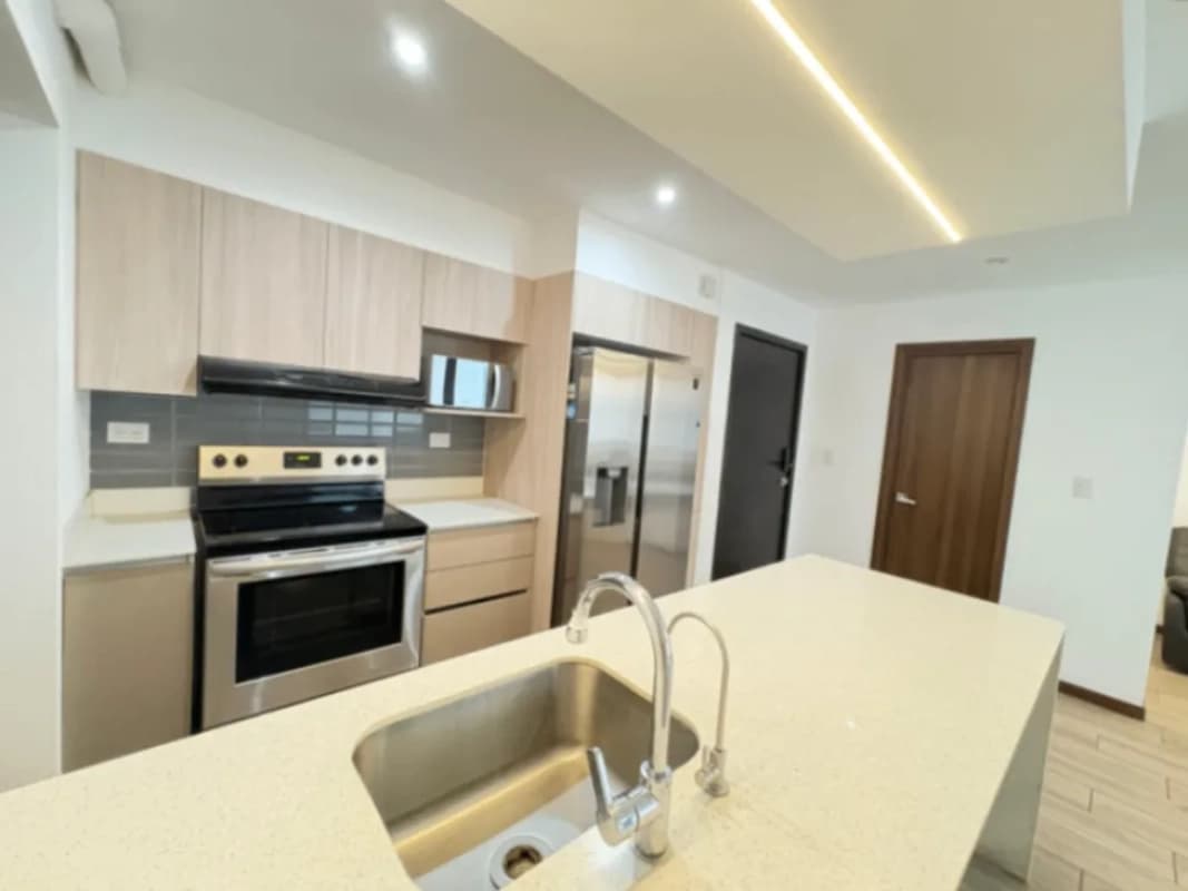 Apartamento con jardín en San Isidro 2021, zona 16