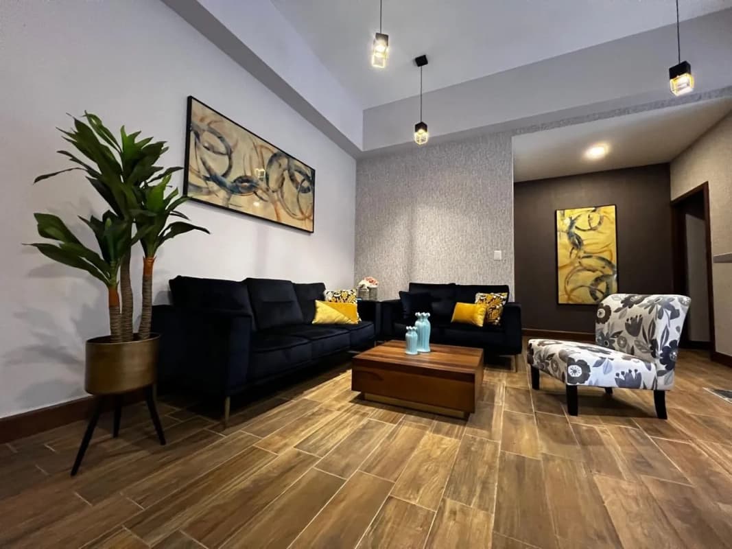 VENDO APARTAMENTO EN 1ER NIVEL ZONA 10