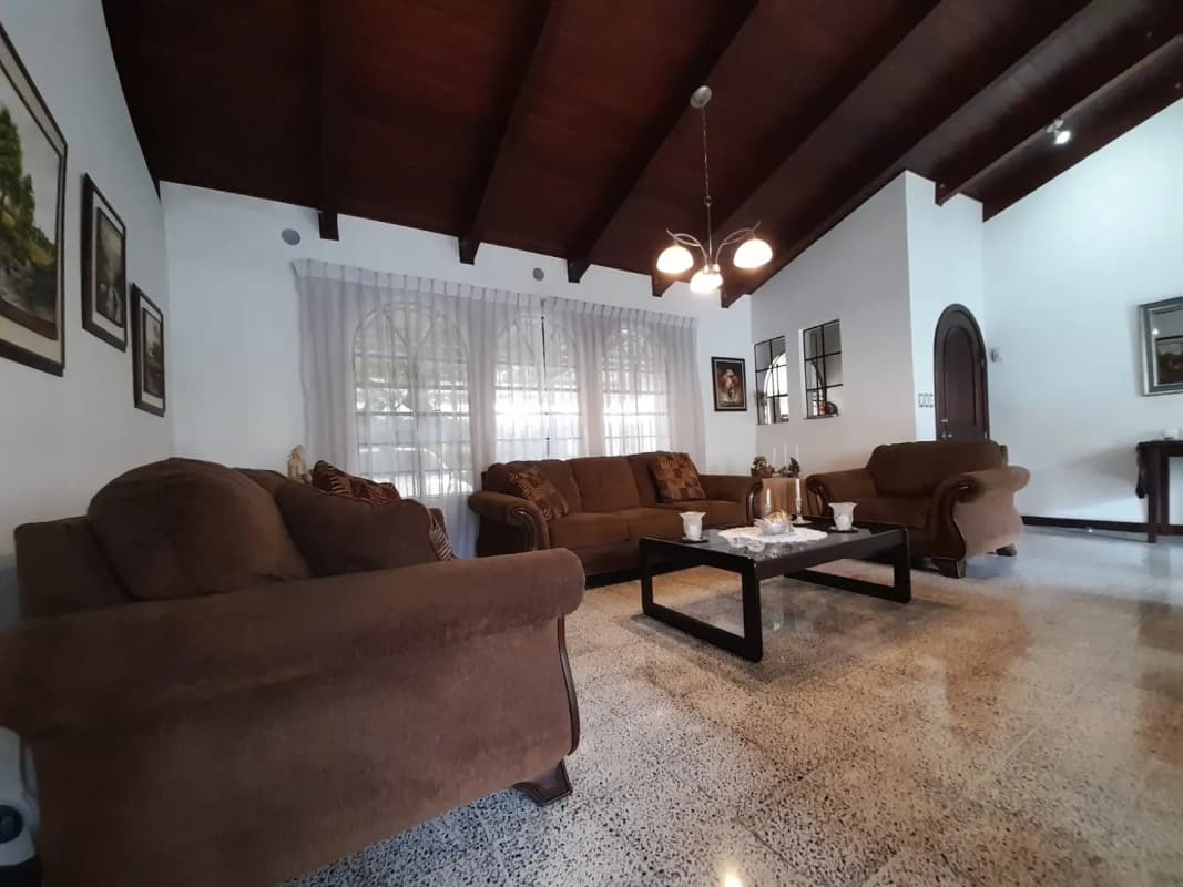 Vendo casa de 1 nivel en San Cristóbal!!!!!