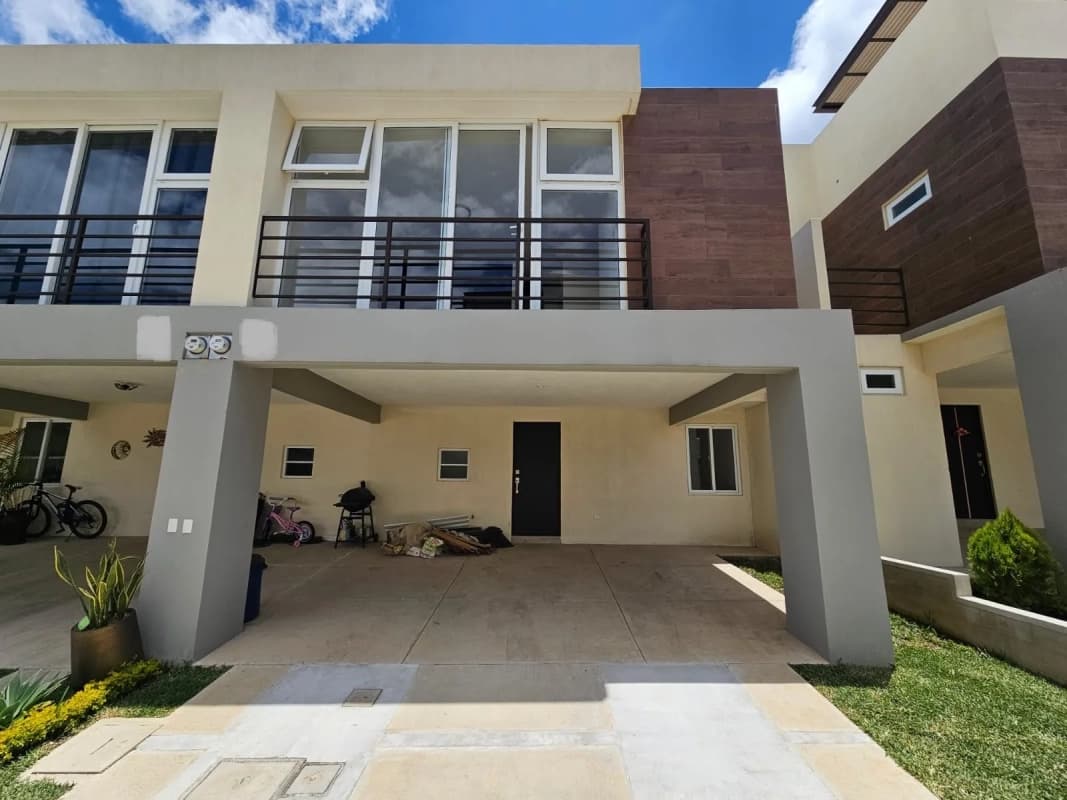 Casa Nueva dentro de Pinabetes Condominio Eucaliptos