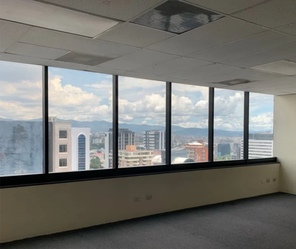 OFICINA EN RENTA ZONA 10 PENTHOUSE