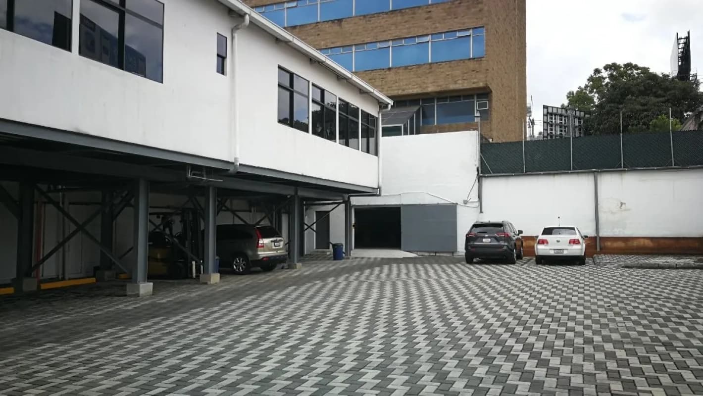 Edificio en Renta en z10