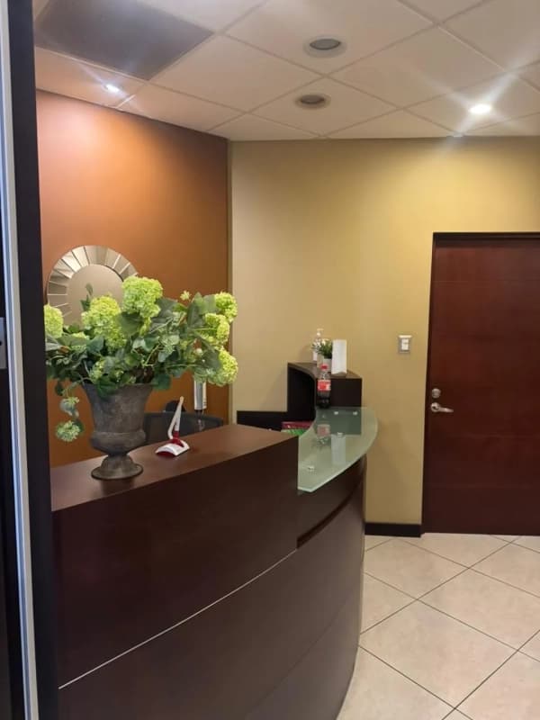 OFICINA EN VENTA EN TORRE PRADERA EN ZONA 10 002OVDZ10