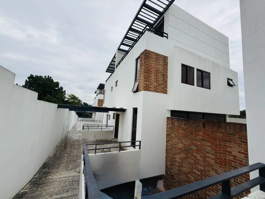 VENTA DE HERMOSAS CASAS PARA ESTRENAR - VH1, ZONA 15