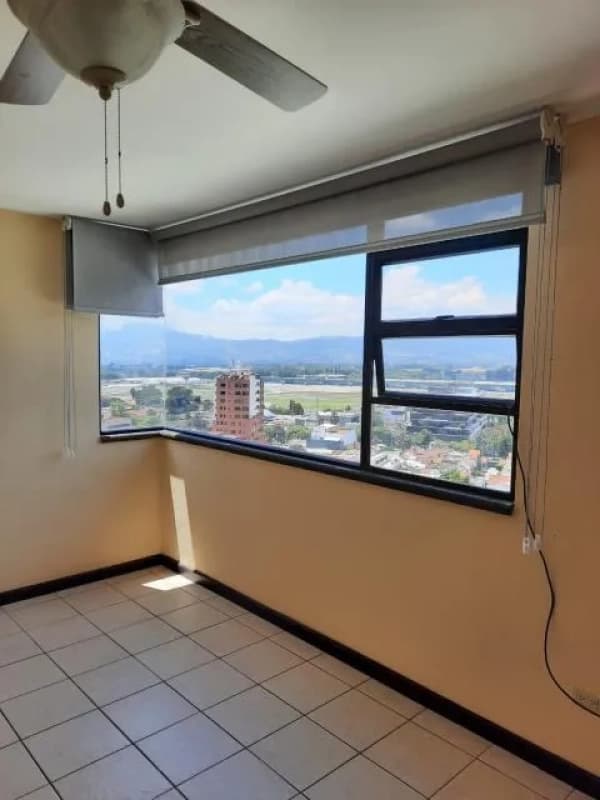 VENTA DE  APARTAMENTO ZONA 14 SANTORINI AMERICAS CON BONITA VISTA