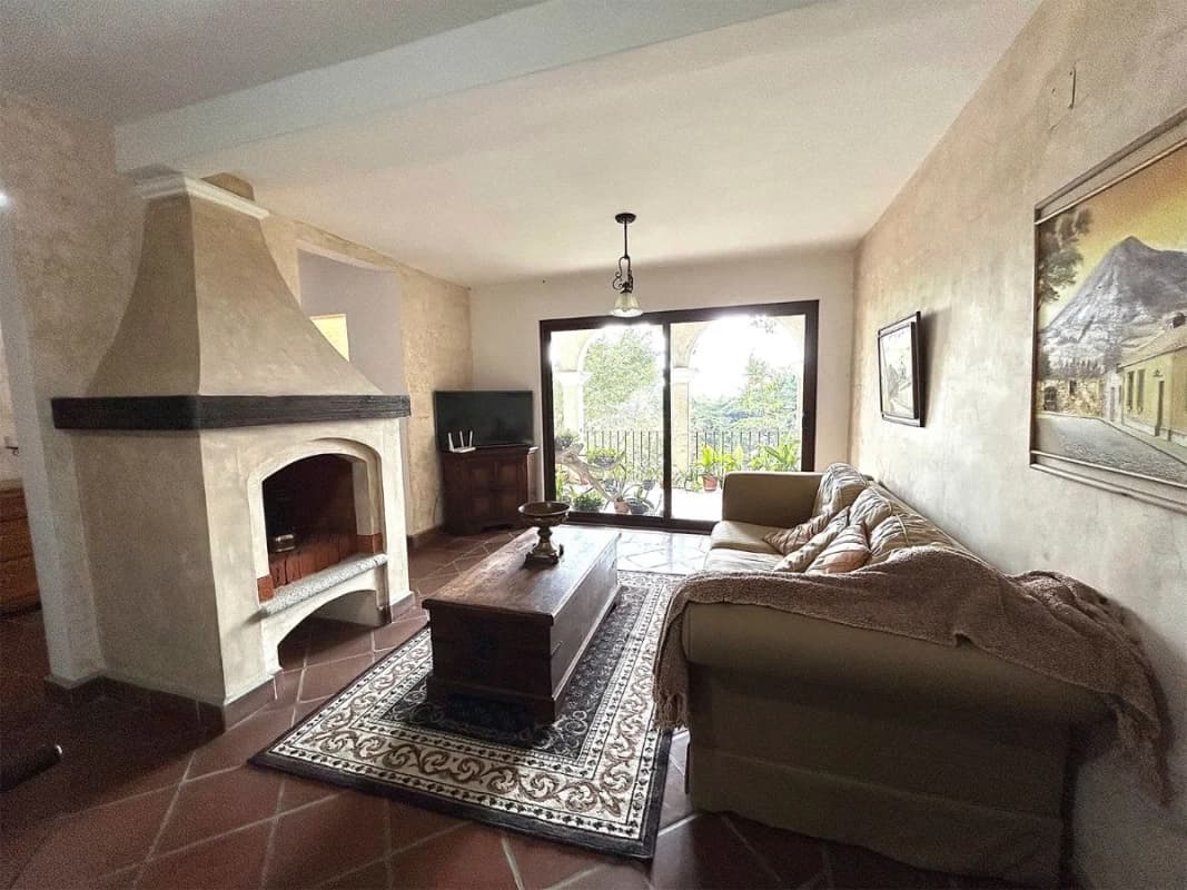 Casa en Altos de Miralvalle, Mixco